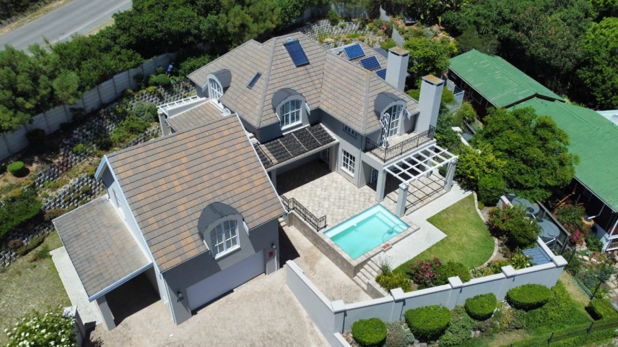 4 Bedroom Property for Sale in Sedgefield Central Western Cape